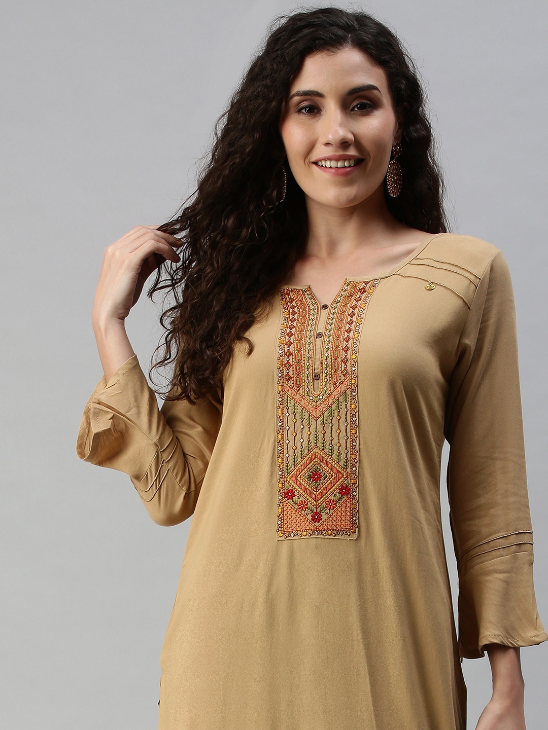 

SheWill Women Beige Embroidered Bell Sleeves Thread Work Kurta