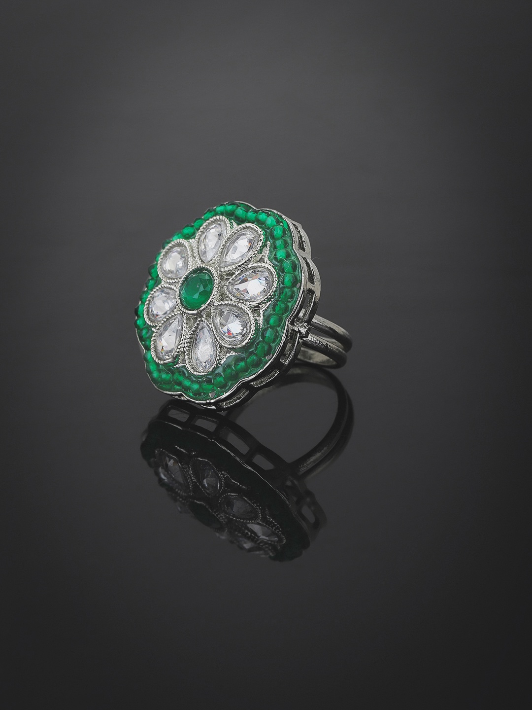 

KOLHA-BY CARLTON Silver-Plated & Green Kundan-Studded Enamelled Finger Ring