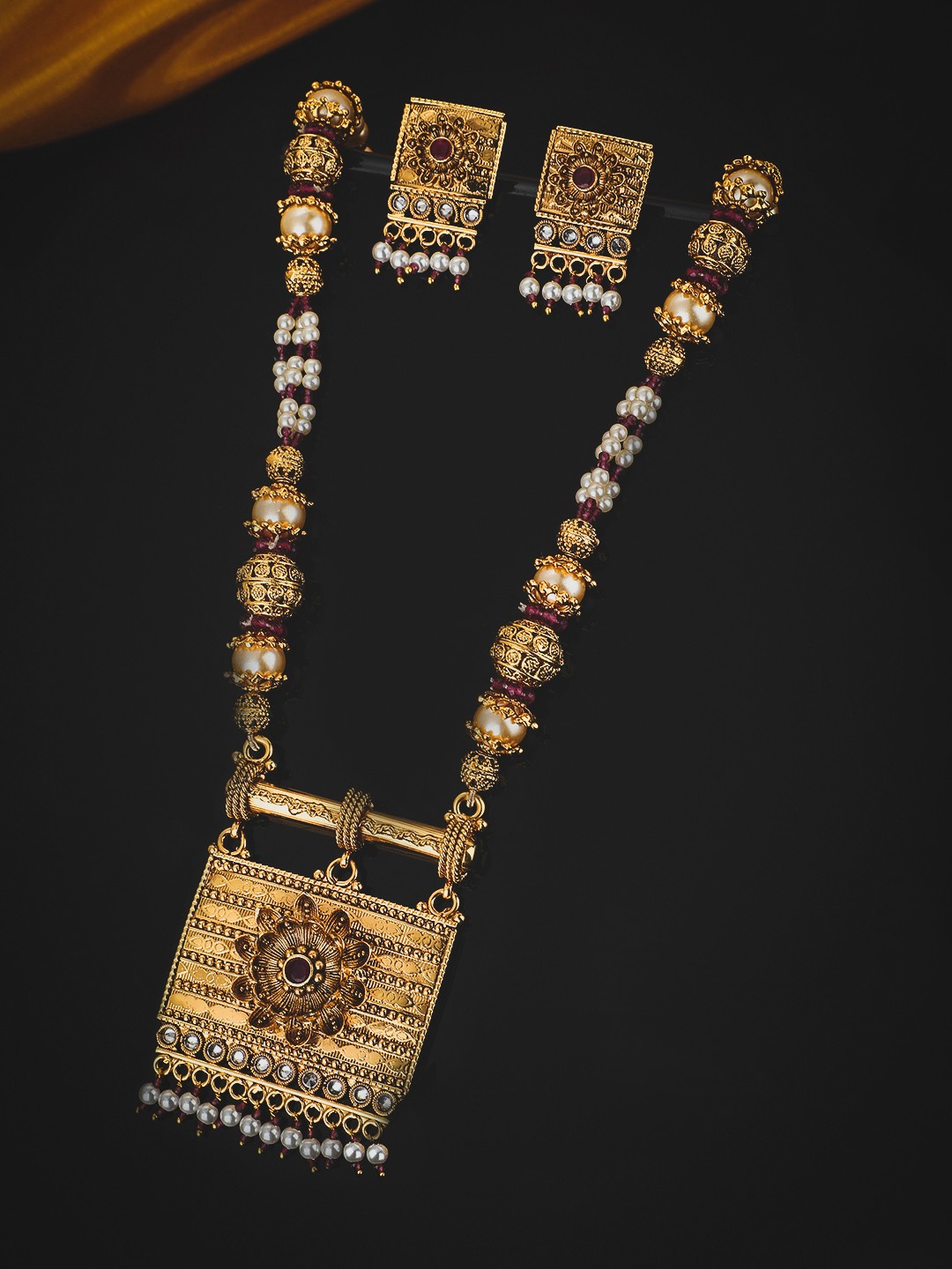 

KOLHA-BY CARLTON Gold-Toned Kundan Studded Beaded Temple Necklace and Earrings Set, Pink