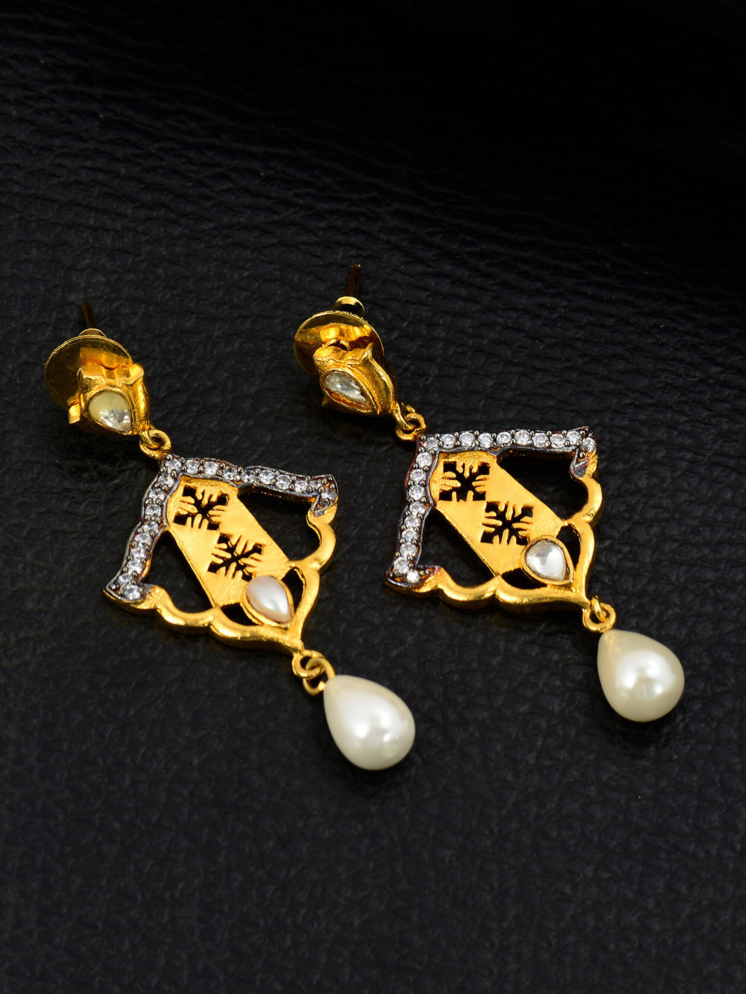 

Silgo Gold-Toned Geometric Drop Earrings