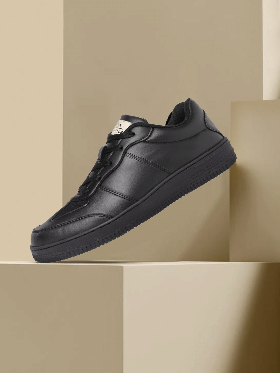 

HRX by Hrithik Roshan Men Black Solid Gamescape Sneakers