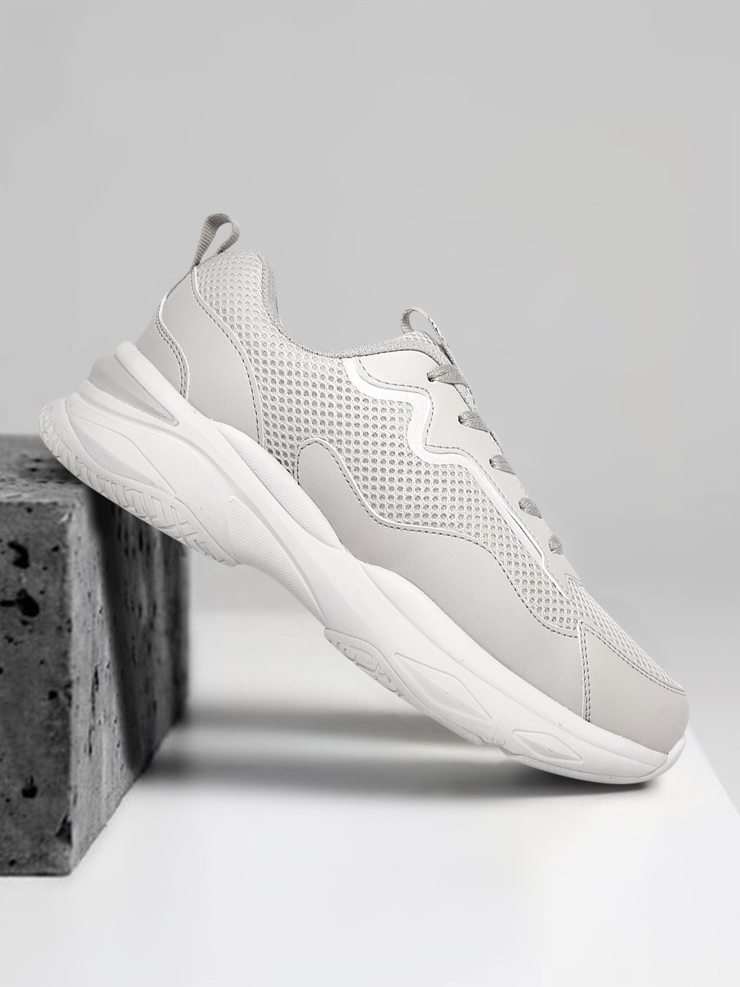 

HRX by Hrithik Roshan Men Grey Chunky Sneaker