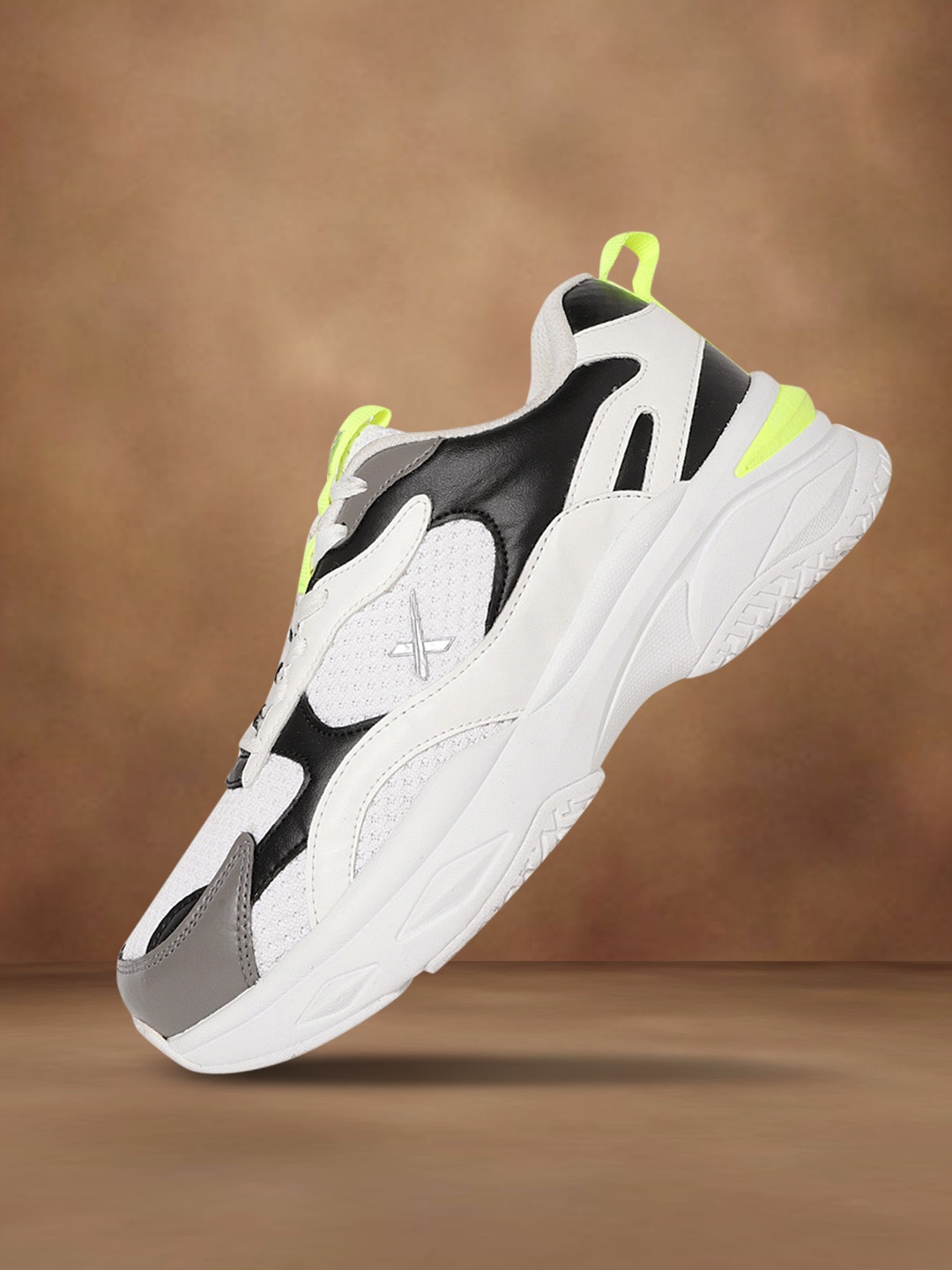 

HRX by Hrithik Roshan Men White & Black Woven Design Chunky Sneakers