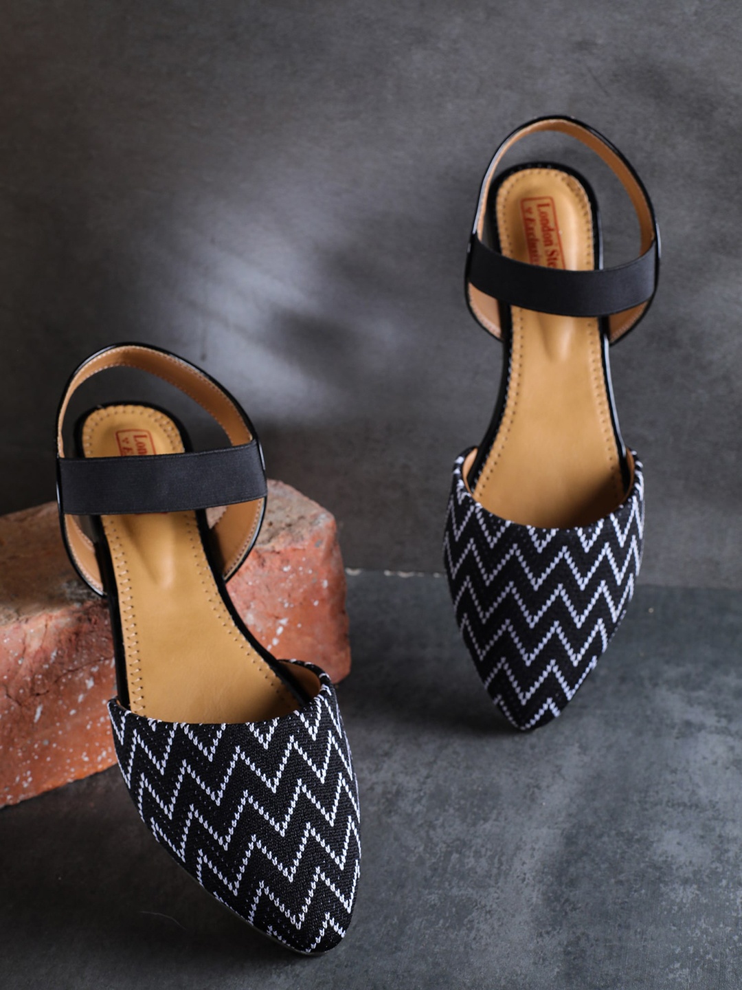 

LONDON STEPS Women Black Ballerinas Flats