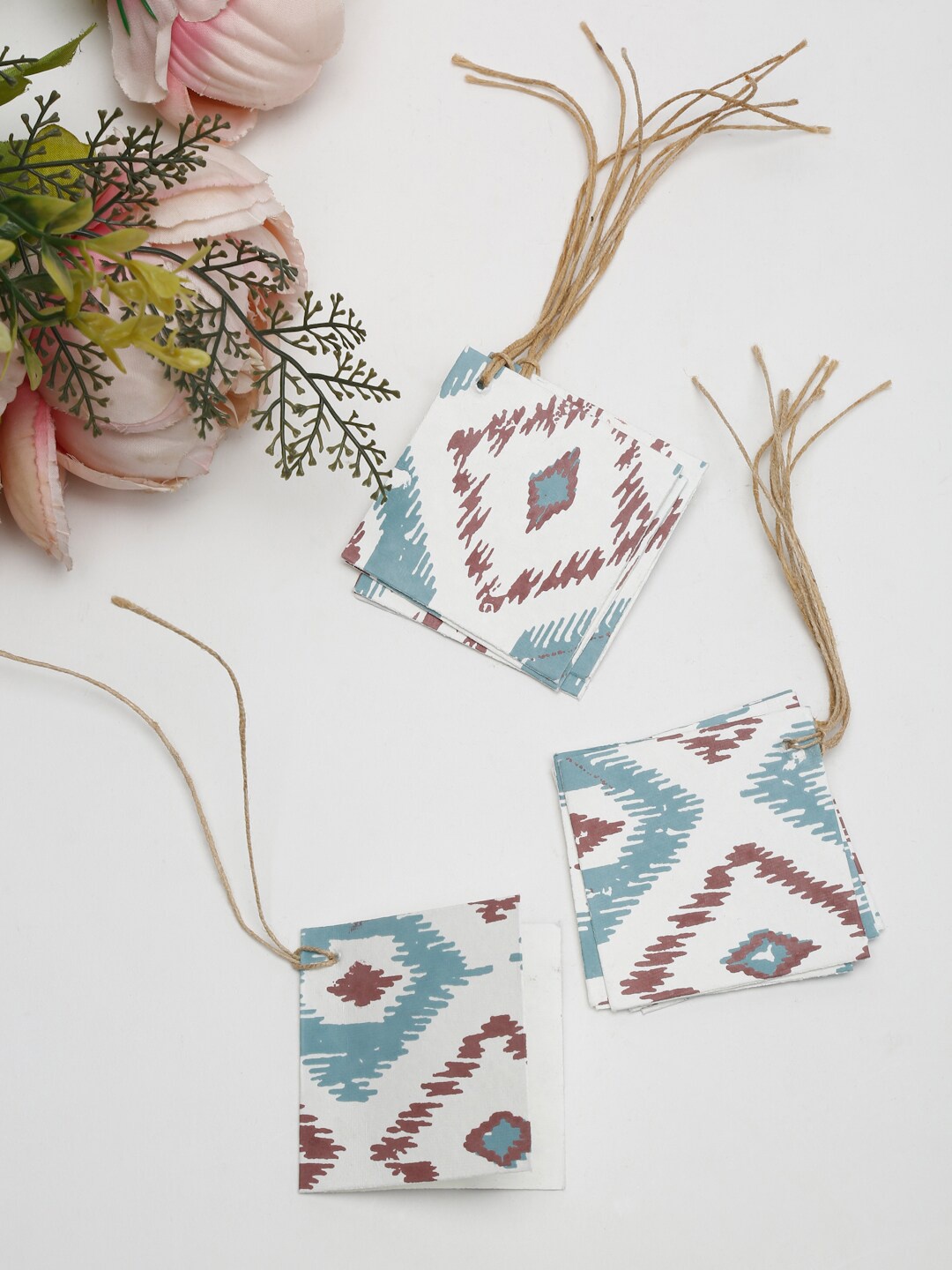 

Fabindia Set of 10 Blue & White Printed Paper Tags
