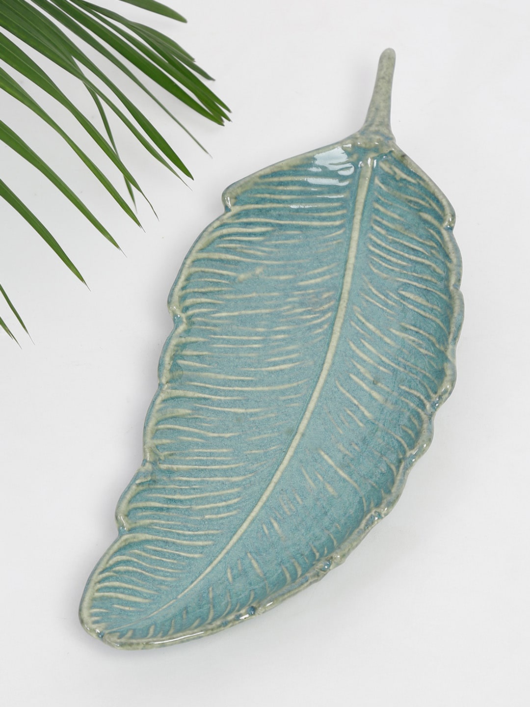 

Fabindia Green Leaf Shaped Ceramic Glazed Platter, Gold