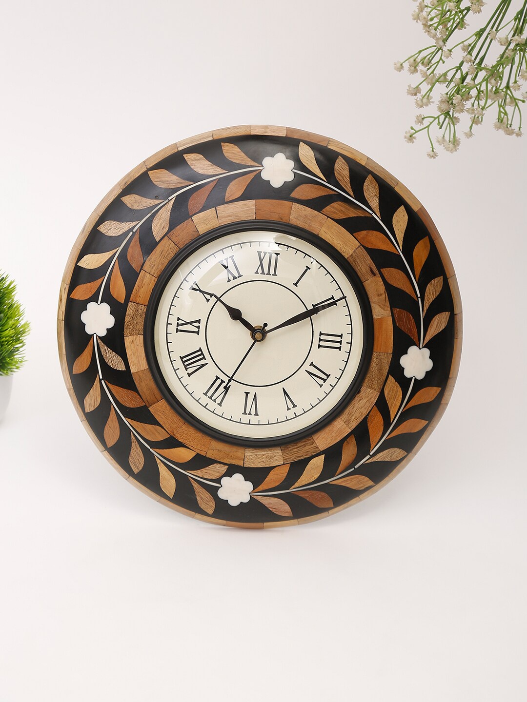 

Fabindia Brown & Black Bamboo Resin Printed Traditional Wall Clock