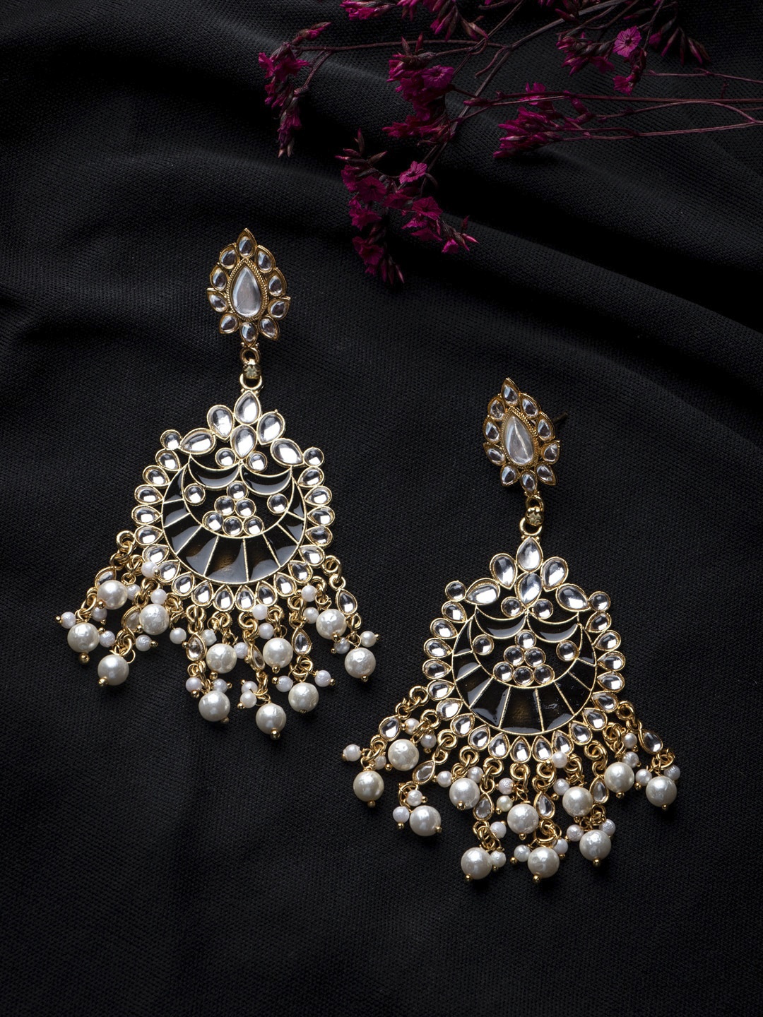 

MORKANTH JEWELLERY Gold-Plated & Black Contemporary Drop Earrings