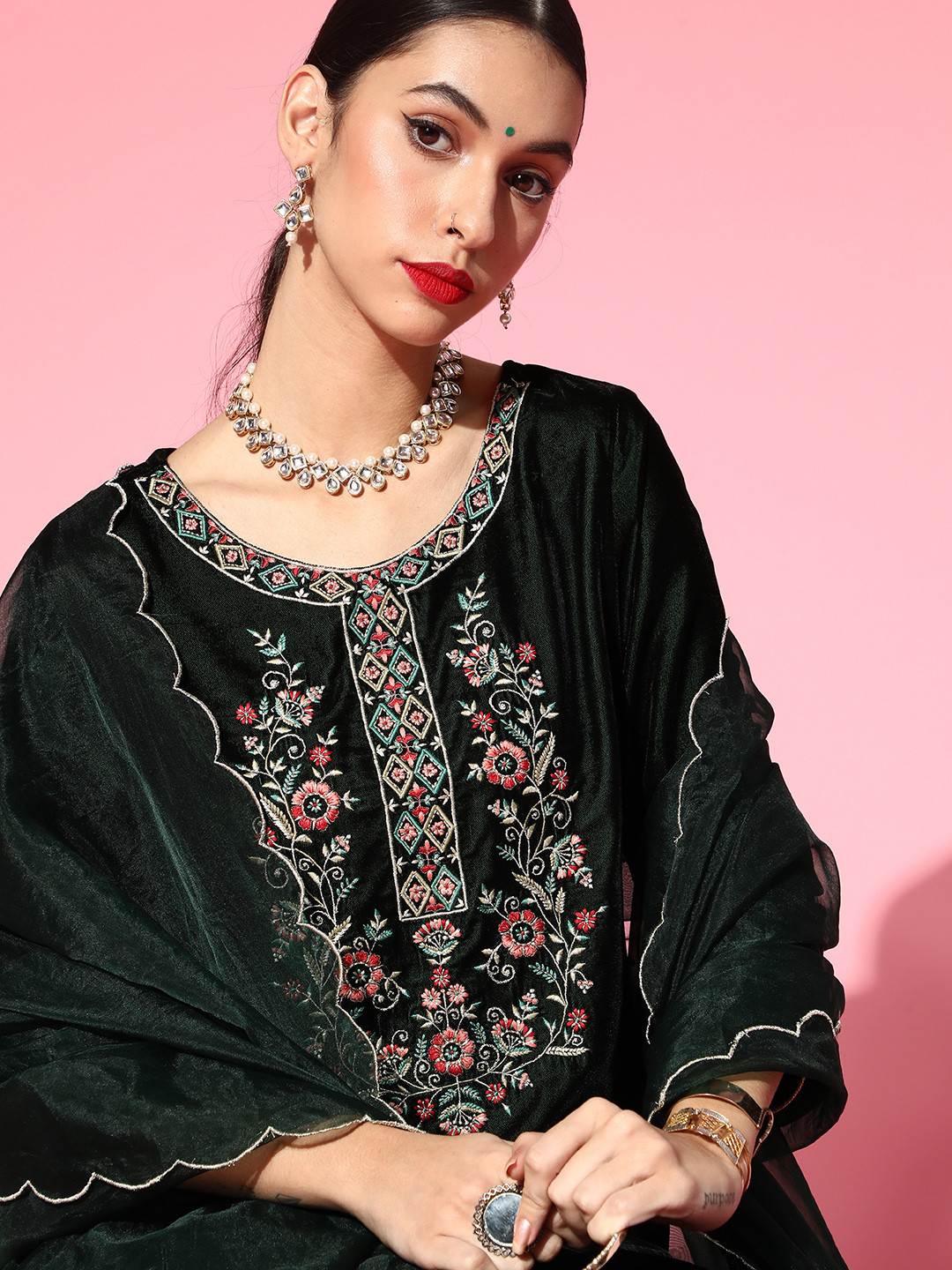 

Os Solid Velvet Kurta Set, Green