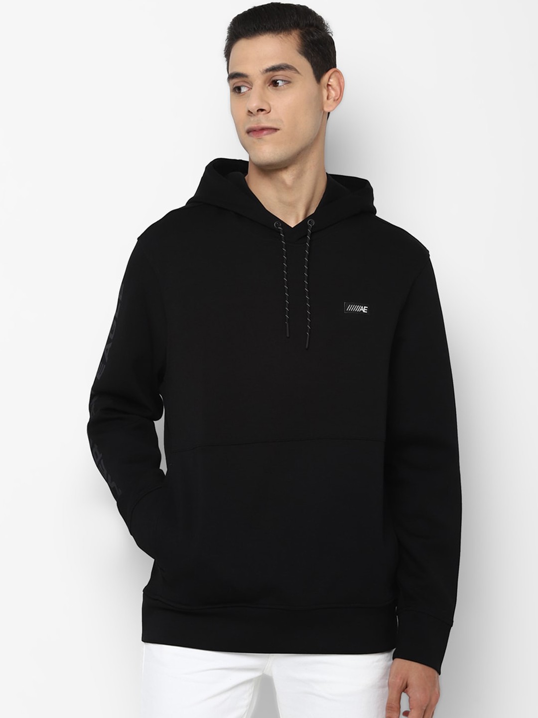 

AMERICAN EAGLE OUTFITTERS Men Black Hooded Sweatshirt