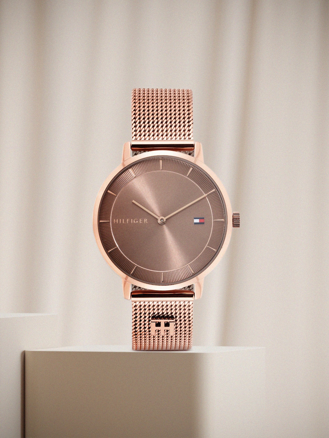 

Tommy Hilfiger Women Bronze-Toned Dial & Straps Analogue Watch TH1782287W