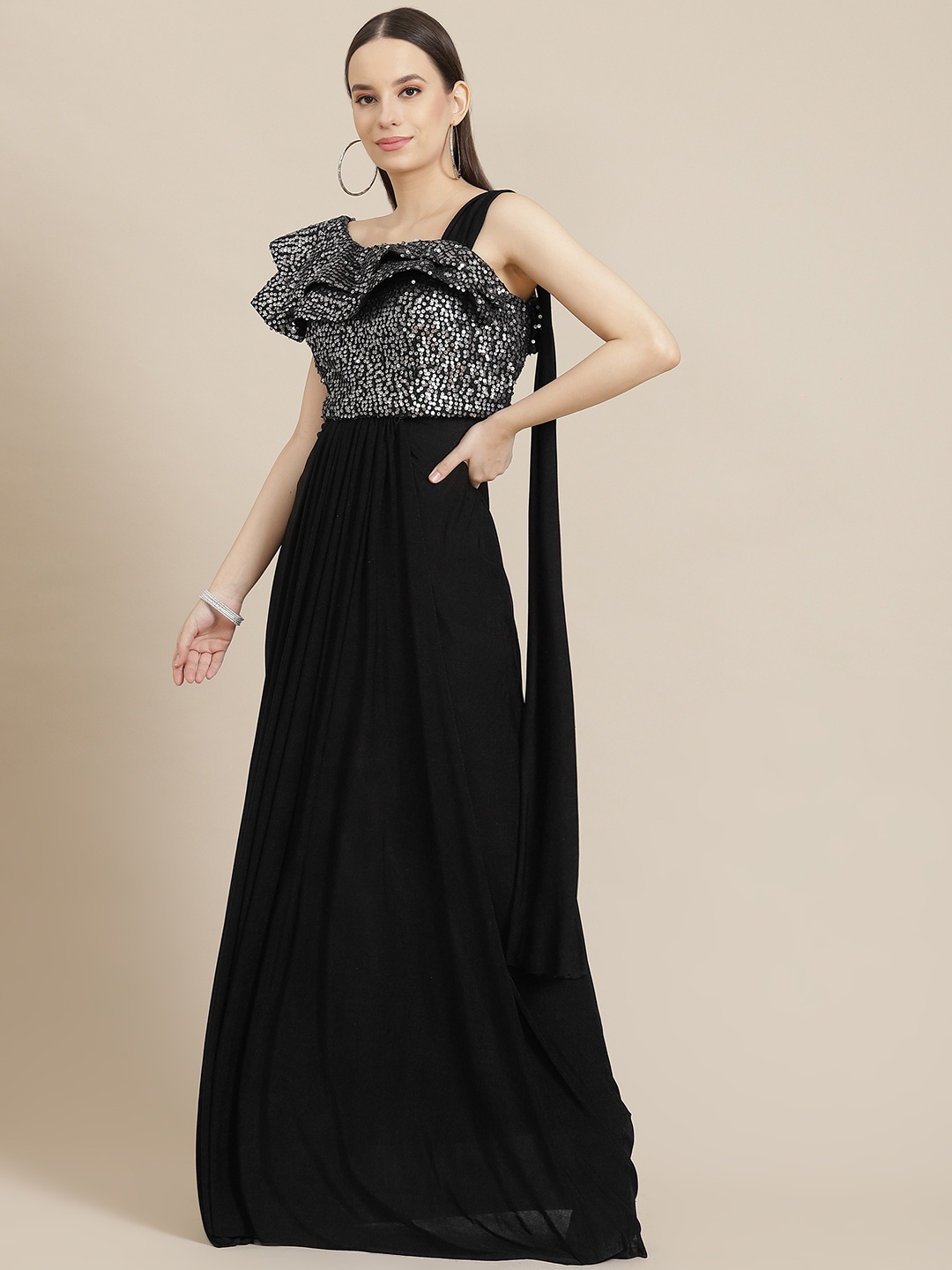 

Mitera Black & Silver Solid One Shoulder Velvet Maxi Dress