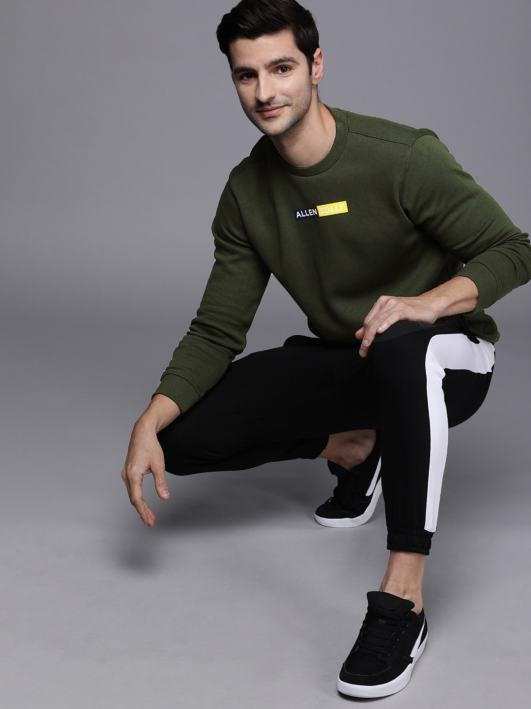 

Allen Solly Sport Men Green Brand Logo Print Sweatshirt
