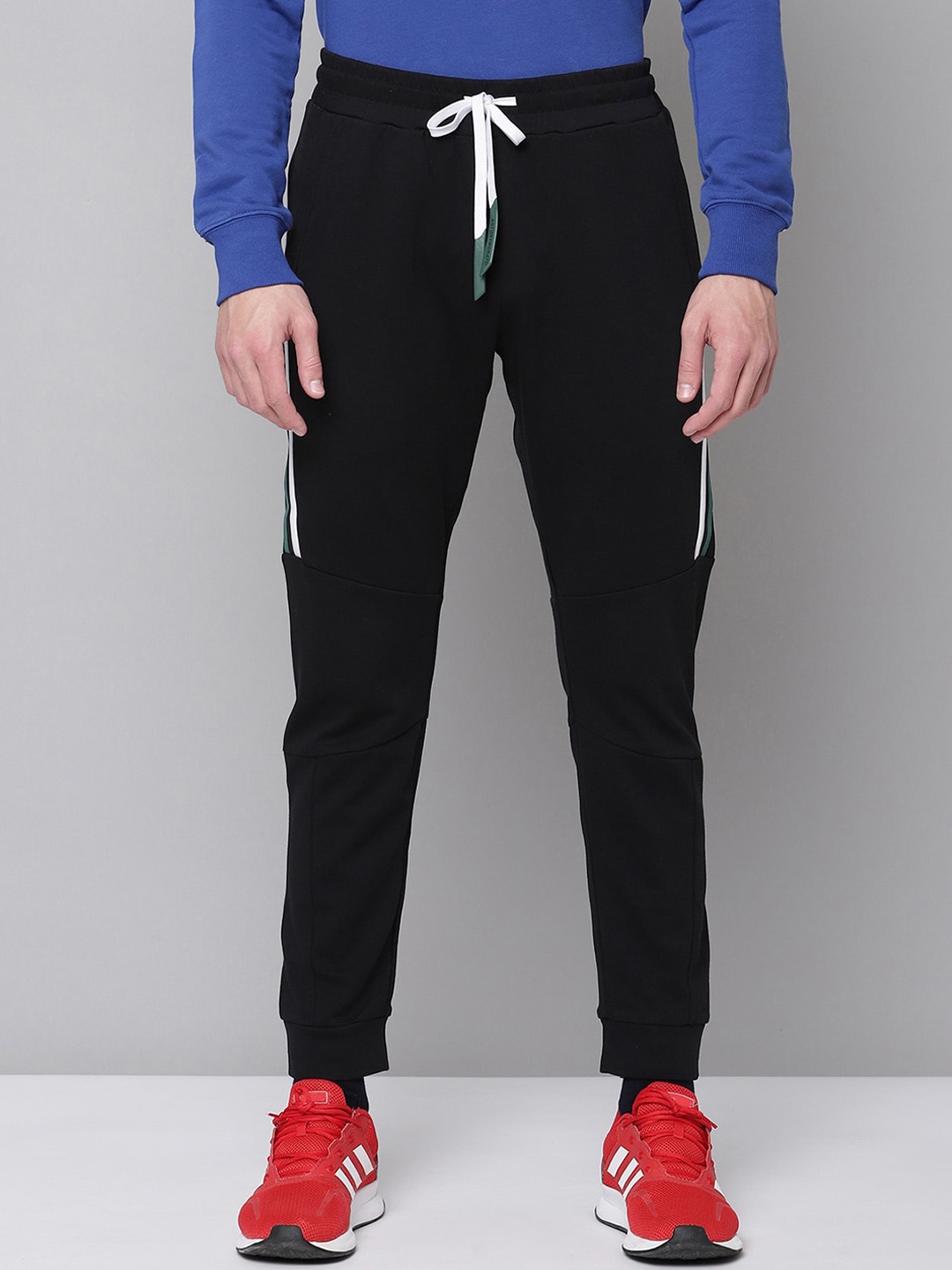

Antony Morato Men Black Solid Relaxed-Fit Joggers