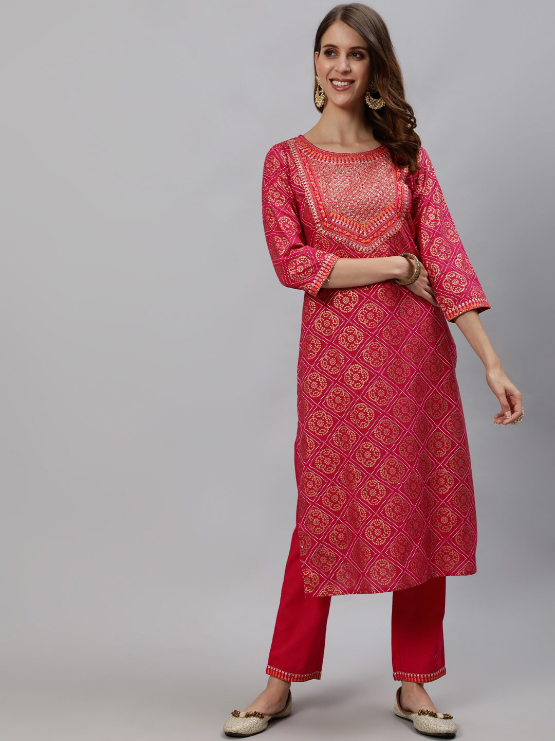 

Anubhutee Women Fuchsia Ethnic Motifs Embroidered Regular Sequinned Kurta with Trousers