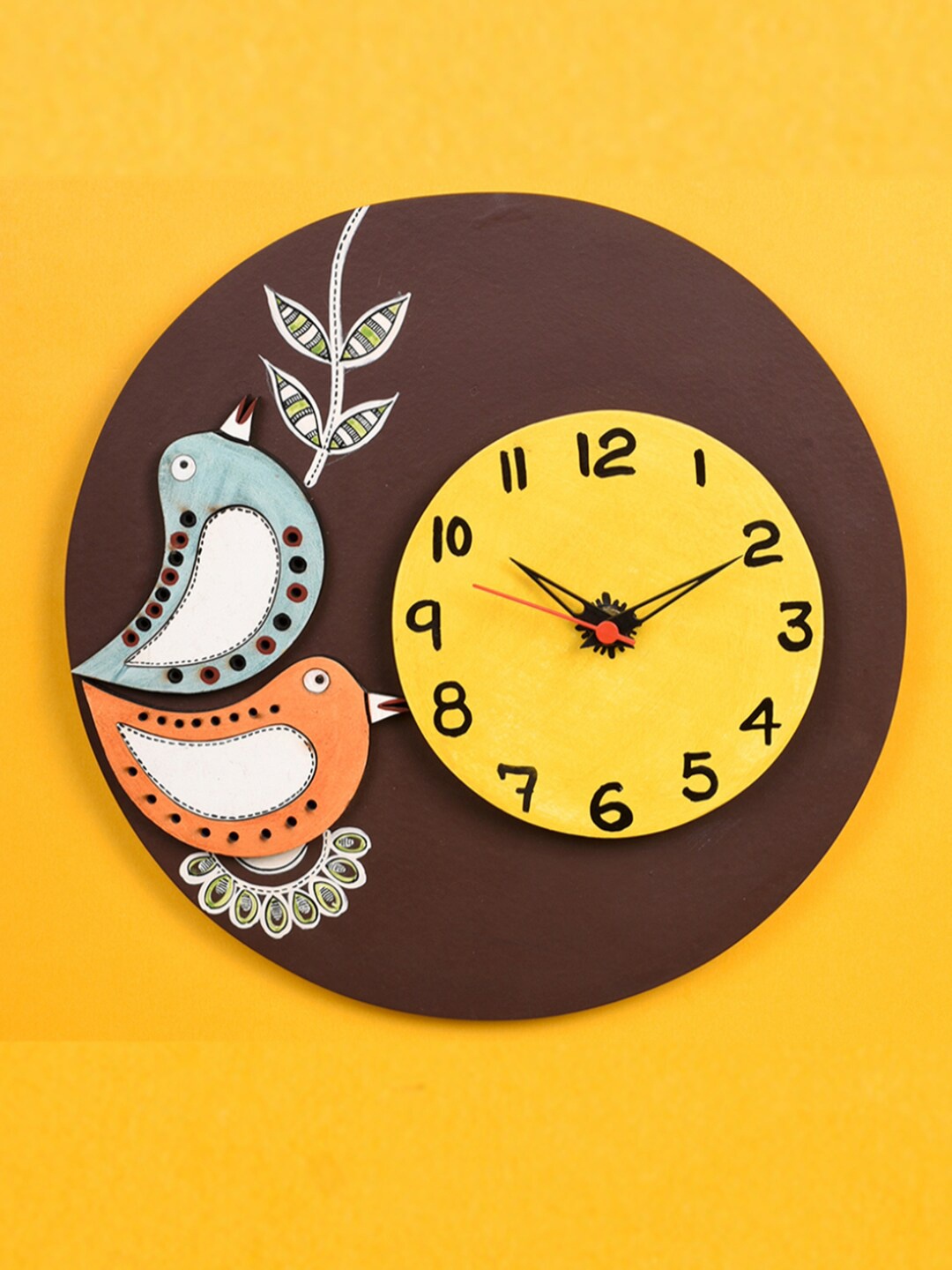 

AAKRITI ART CREATIONS Brown Wooden Tribal Art Printed Round Analogue Wall Clock