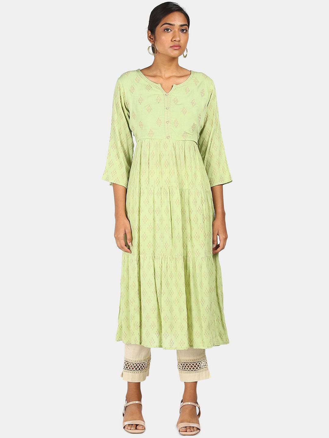 

Anahi Women Green & Gold Ethnic Motifs Printed Anarkali Kurta