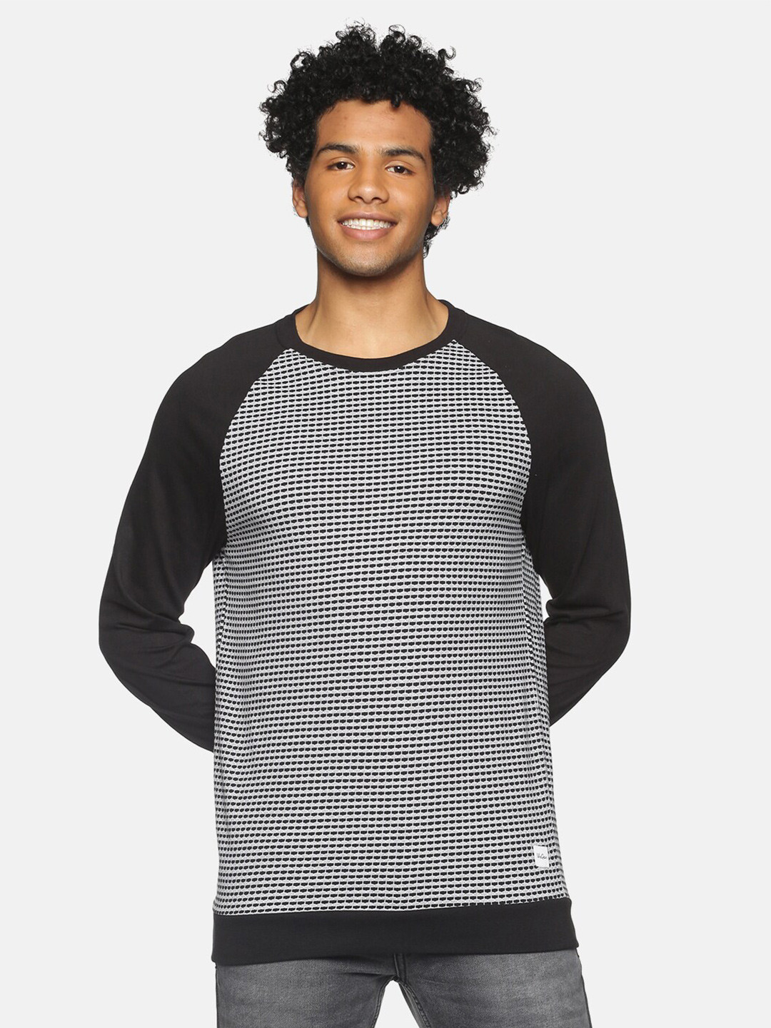 

UrGear Men Grey Melange & Black Printed Monochrome Yoga T-shirt