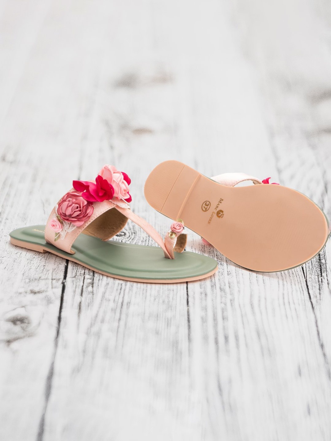 

Marc Loire Women Pink Embellished Leather Ethnic One Toe Flats