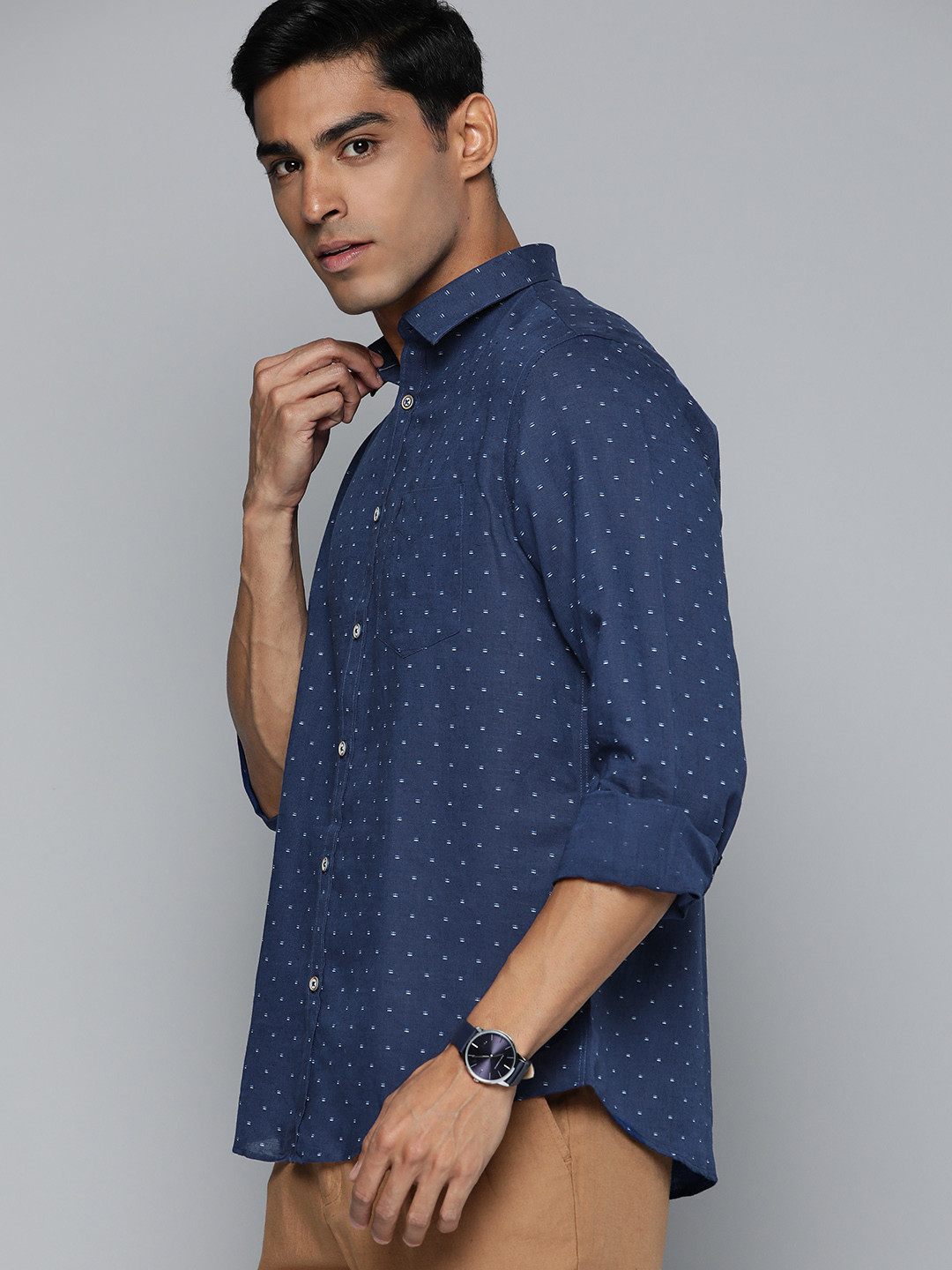 

Indian Terrain Men Navy Blue & White Linen Cotton Slim Fit Printed Casual Shirt