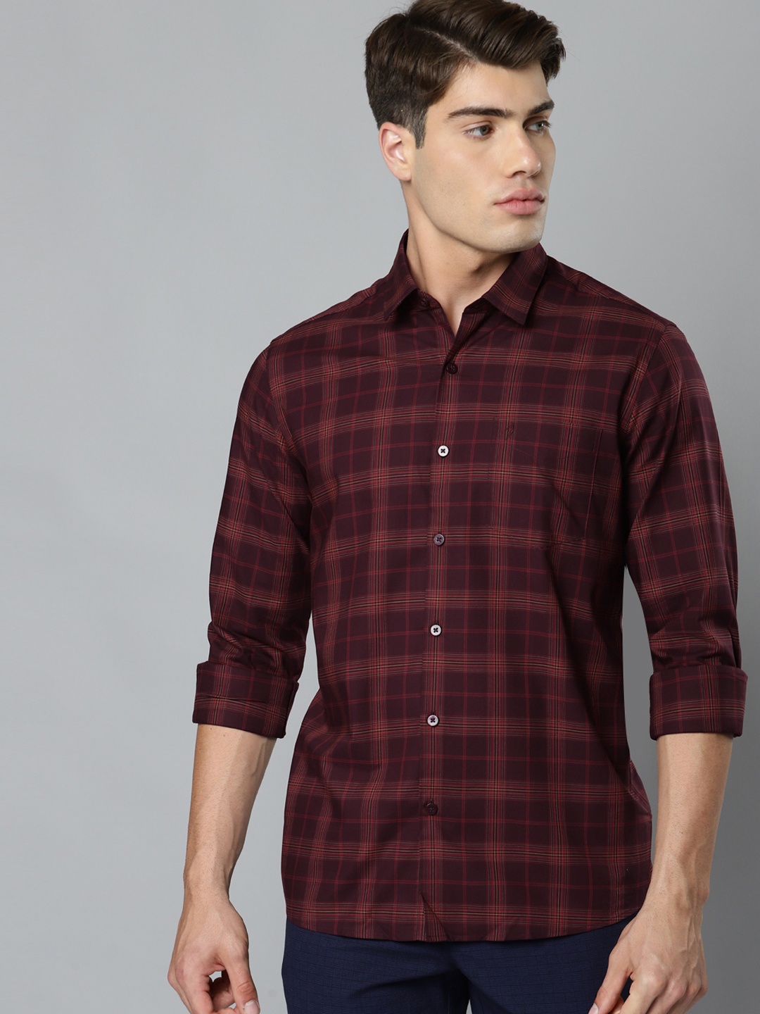 

Indian Terrain Men Maroon Pure Cotton Slim Fit Checked Casual Shirt