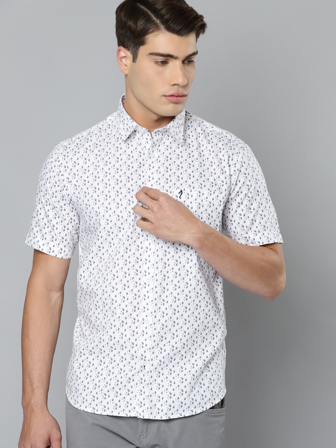 

Indian Terrain Men White & Navy Blue Pure Cotton Slim Fit Printed Casual Shirt