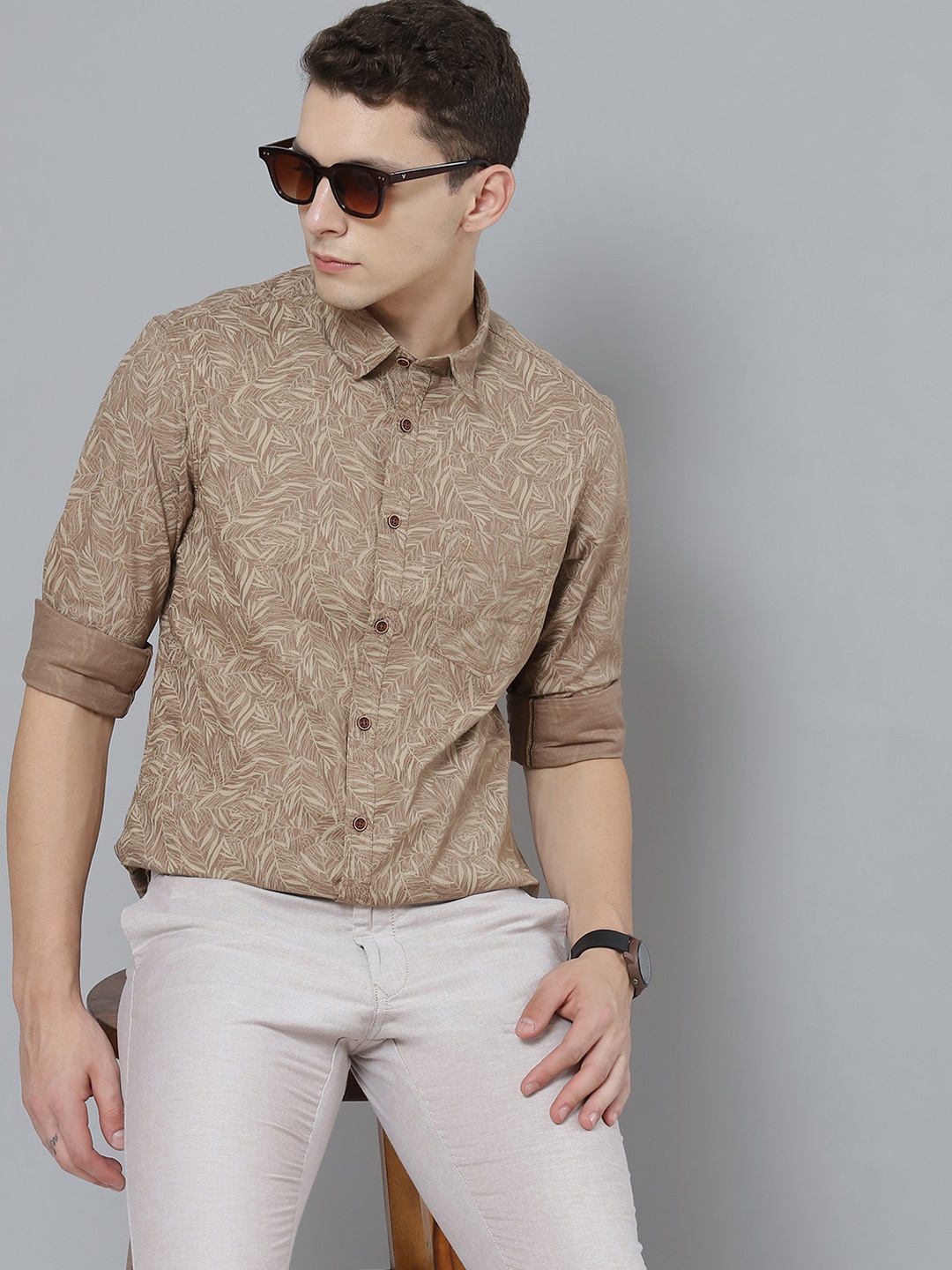 

Indian Terrain Men Beige & Taupe Chiseled Fit Floral Printed Cotton Shirt