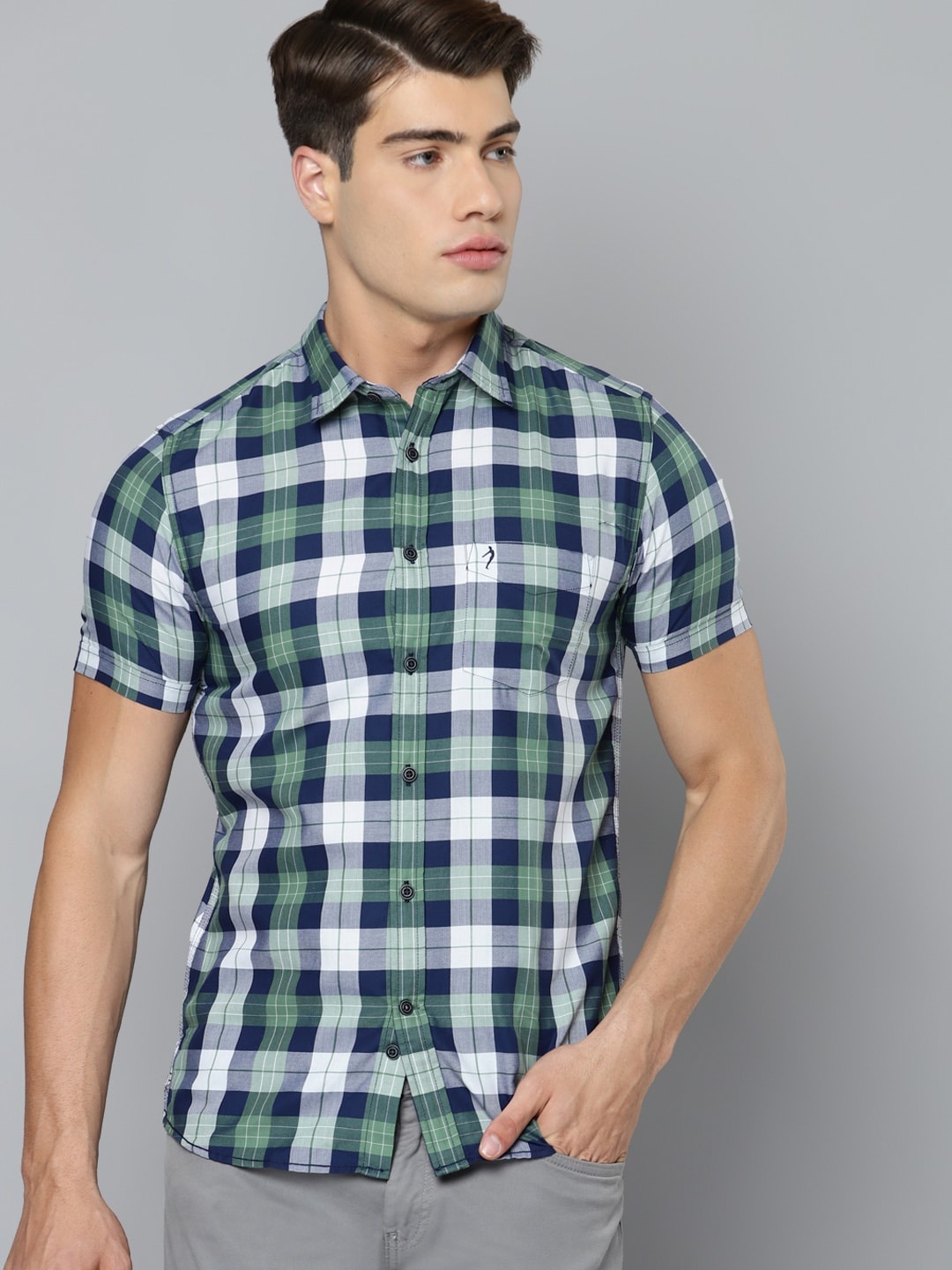 

Indian Terrain Men Green & White Pure Cotton Slim Fit Tartan Checks Casual Shirt