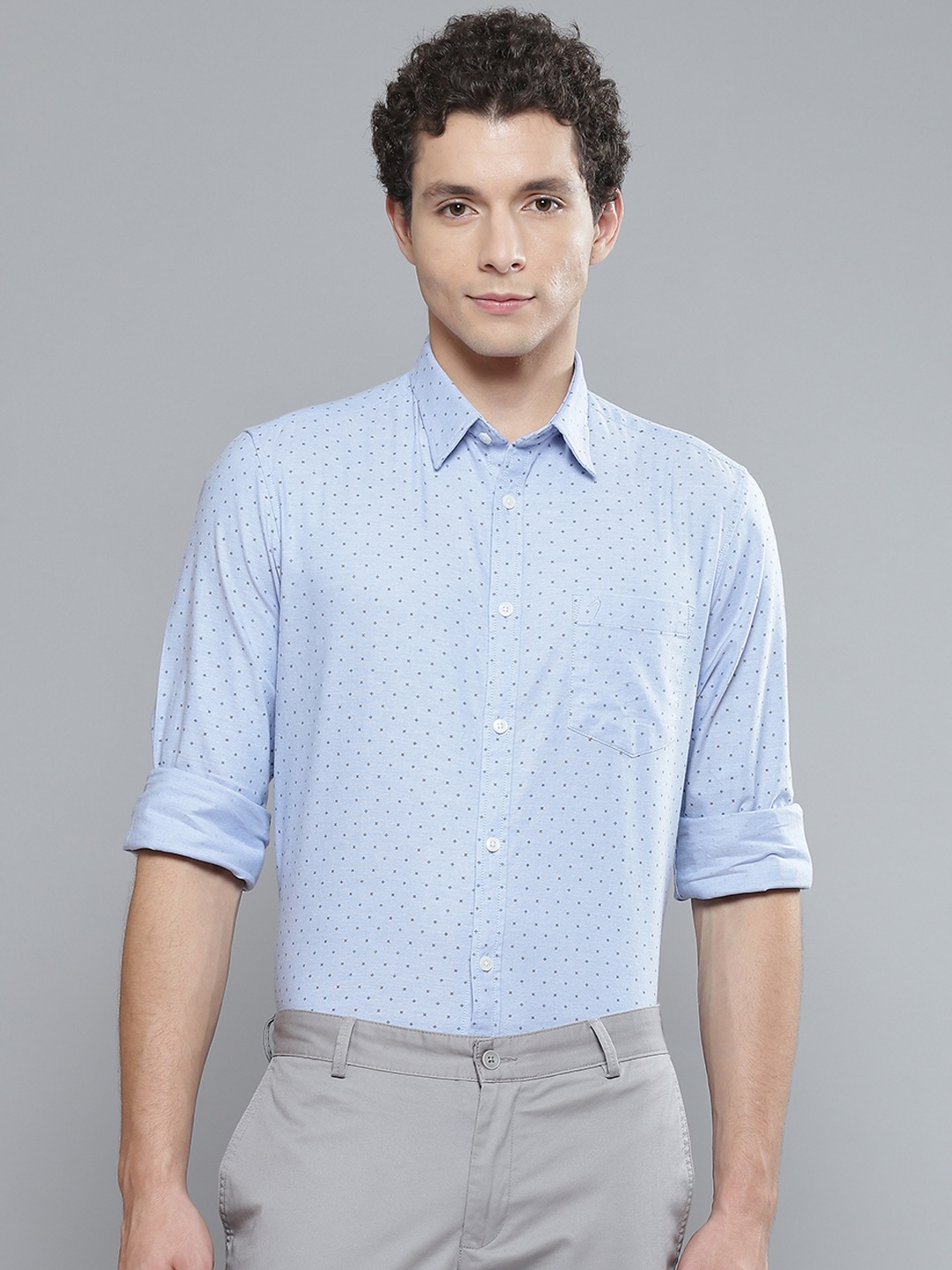 

Indian Terrain Men Blue Slim Fit Micro Ditsy Printed Casual Shirt