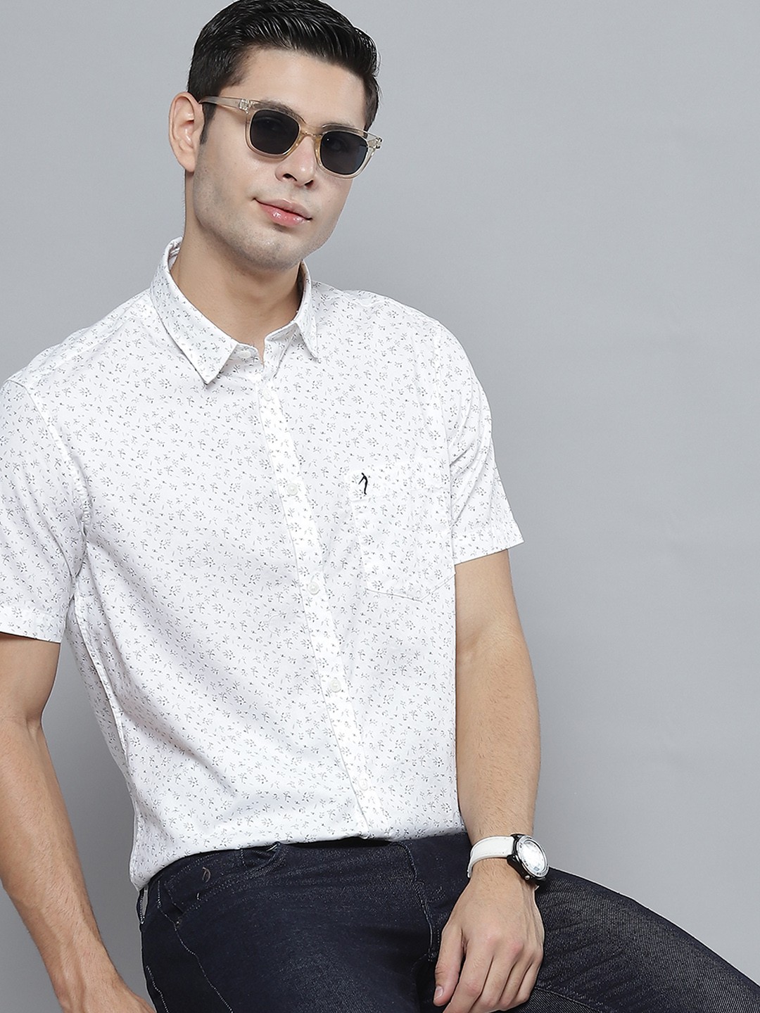 

Indian Terrain Men White Pure Cotton Slim Fit Floral Printed Casual Shirt