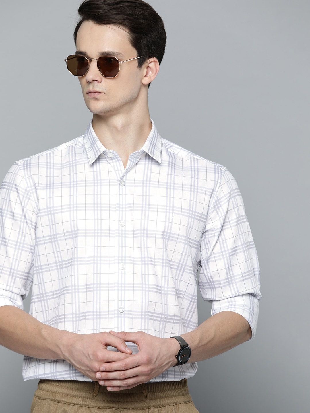 

Indian Terrain Men White Tartan Checked Pure Cotton Casual Shirt