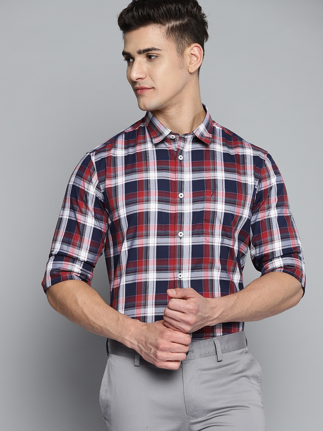 

Indian Terrain Men Navy Blue & Red Pure Cotton Slim Fit Tartan Checks Casual Shirt