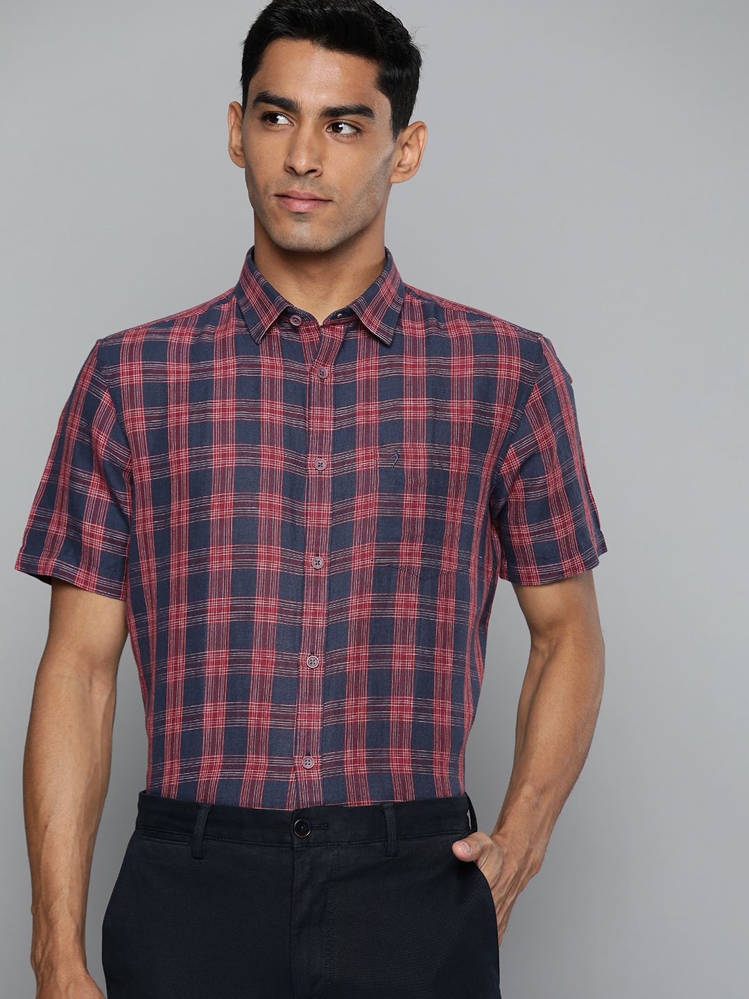 

Indian Terrain Men Red Slim Fit Tartan Checks Checked Casual Shirt