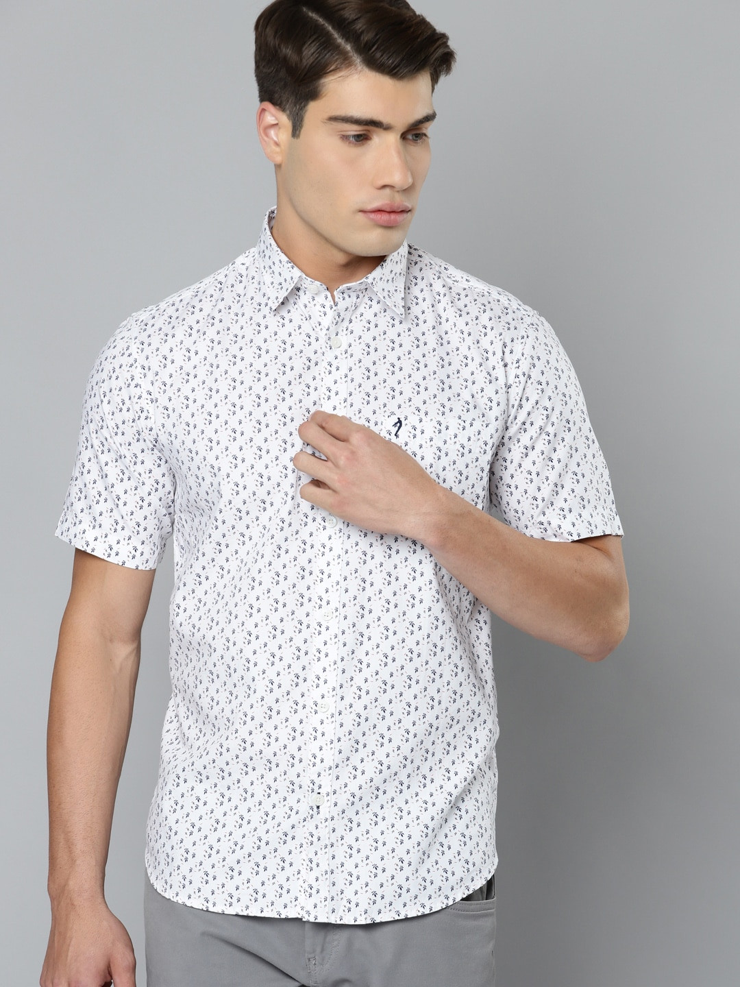 

Indian Terrain Men White & Navy Blue Pure Cotton Slim Fit Printed Casual Shirt