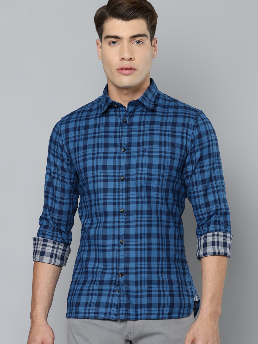 

Indian Terrain Men Blue Pure Cotton Chiseled Fit Checked Casual Shirt