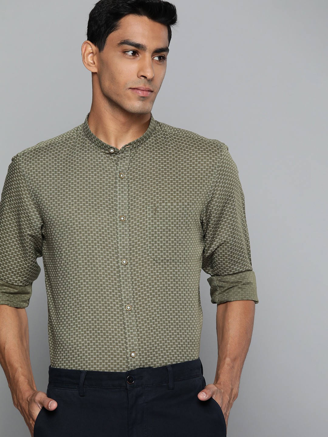 

Indian Terrain Men Green Slim Fit Printed Casual Shirt