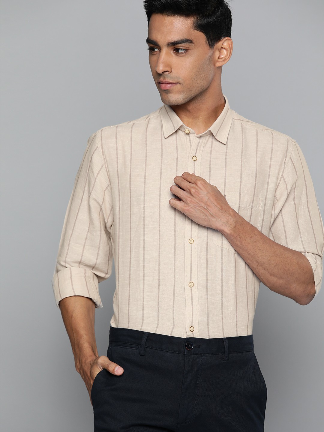 

Indian Terrain Men Beige Slim Fit Striped Casual Shirt