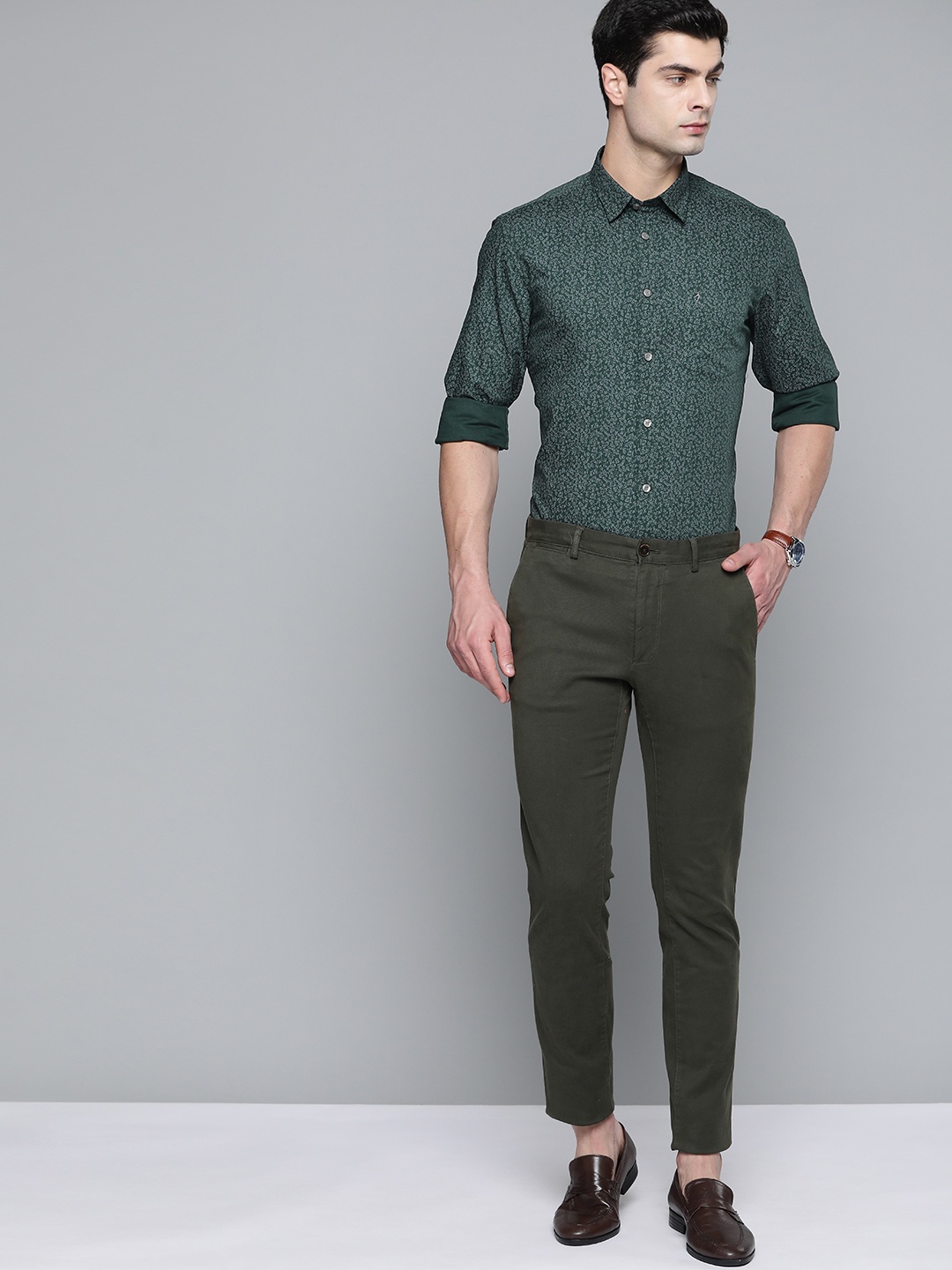 

Indian Terrain Men Green Pure Cotton Slim Fit Printed Casual Shirt