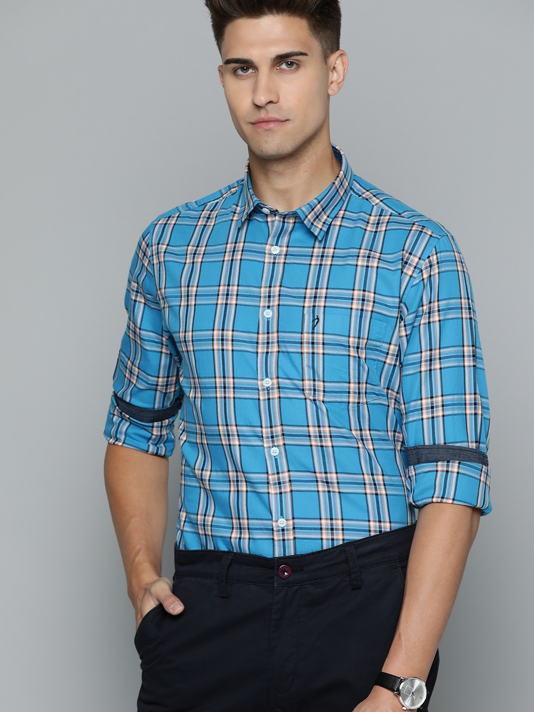 

Indian Terrain Men Blue & White Pure Cotton Slim Fit Tartan Checked Casual Shirt