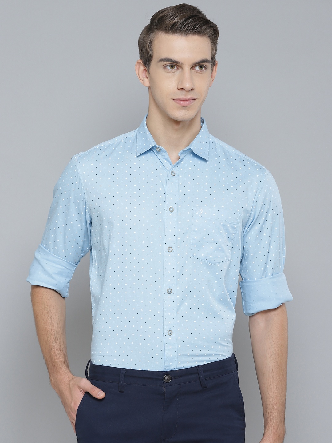

Indian Terrain Men Blue & Black Slim Fit Ditsy Print Pure Cotton Casual Shirt