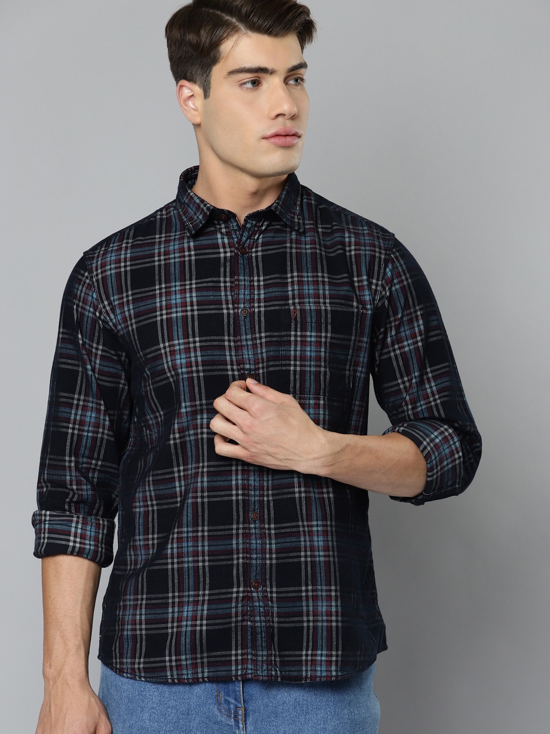 

Indian Terrain Men Navy Blue Pure Cotton Corduroy Slim Fit Checked Casual Shirt