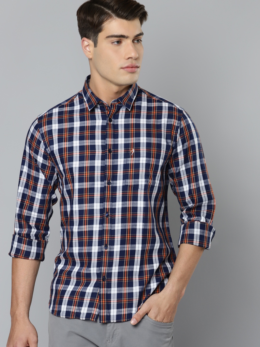 

Indian Terrain Men Navy Blue & White Pure Cotton Gingham Checked Casual Shirt