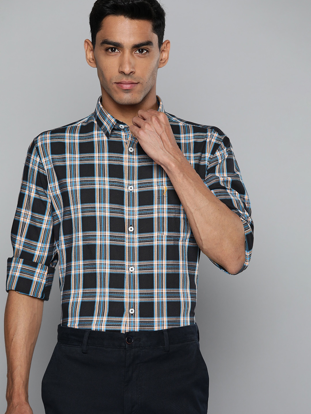 

Indian Terrain Men Black Slim Fit Tartan Checked Casual Shirt