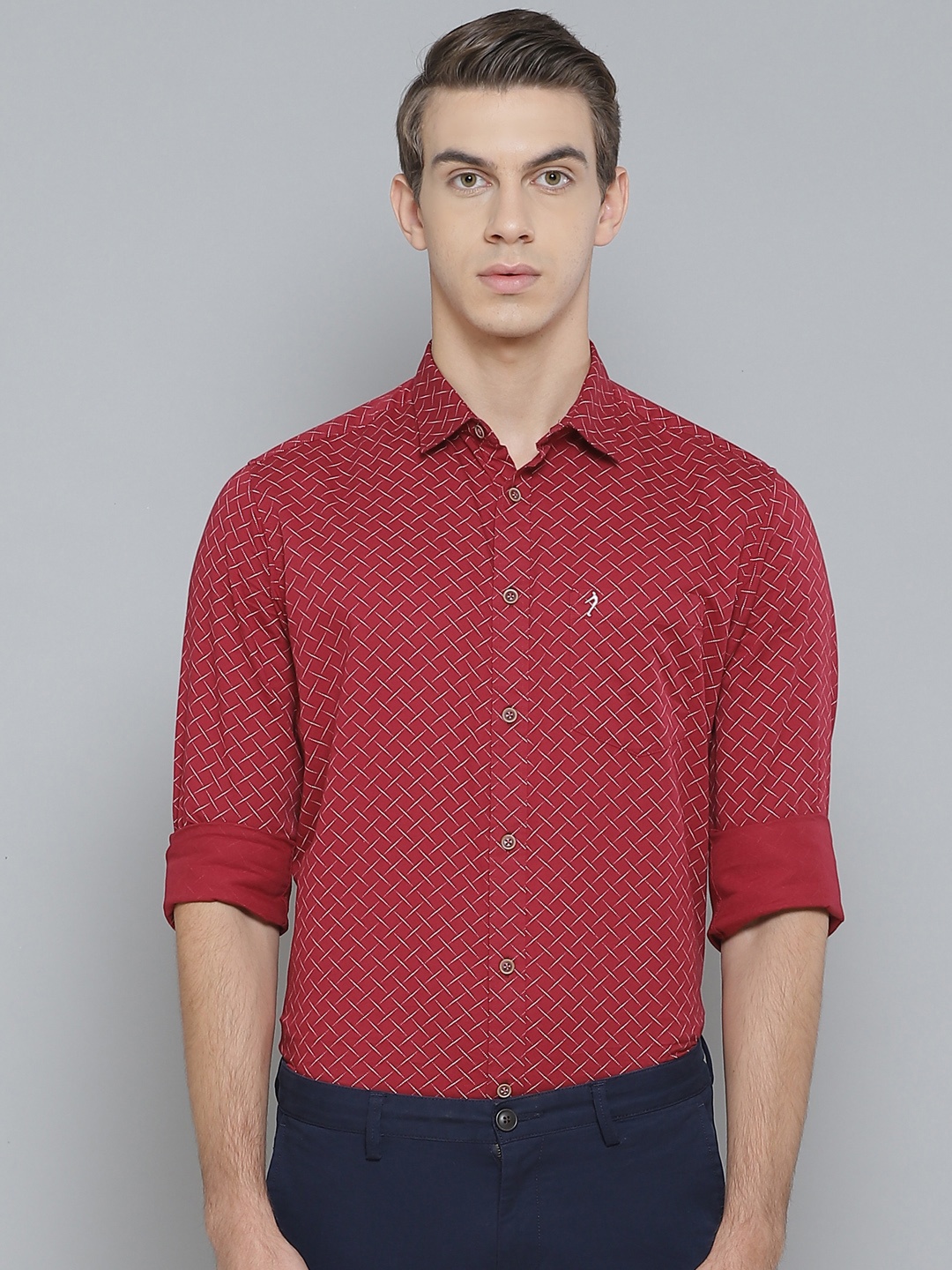 

Indian Terrain Men Maroon & White Slim Fit Criss-Cross Print Pure Cotton Casual Shirt