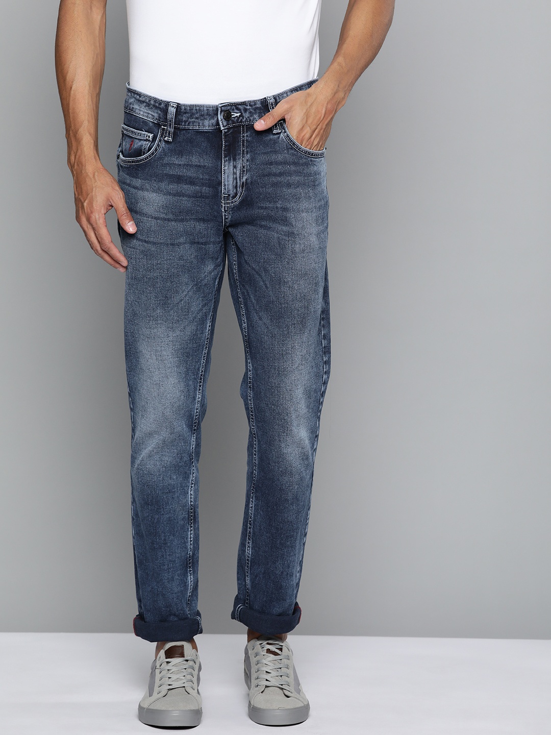

Indian Terrain Men Blue Slim Fit Light Fade Stretchable Jeans