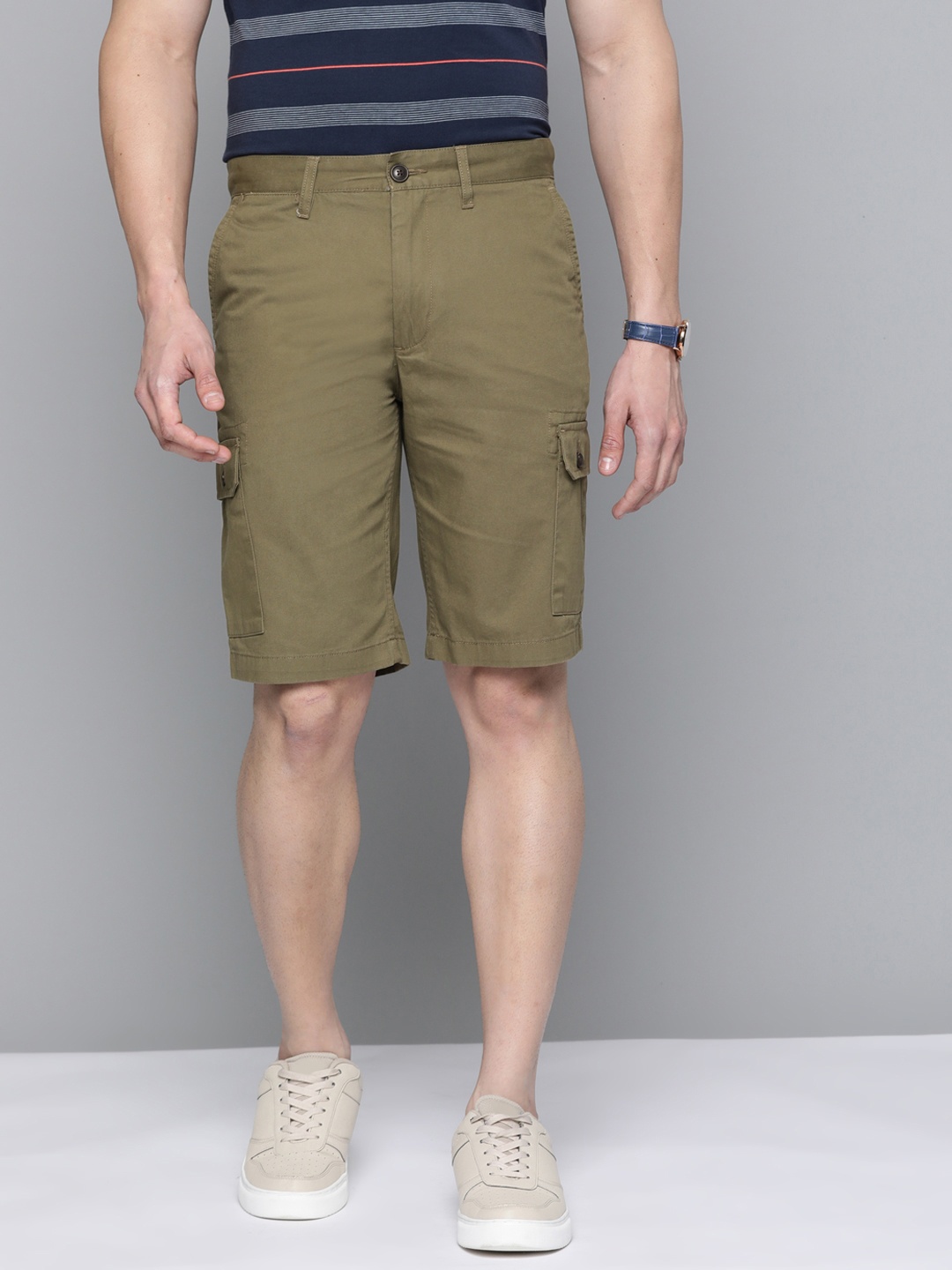 

Indian Terrain Men Olive Green Pure Cotton Mid-Rise Shorts