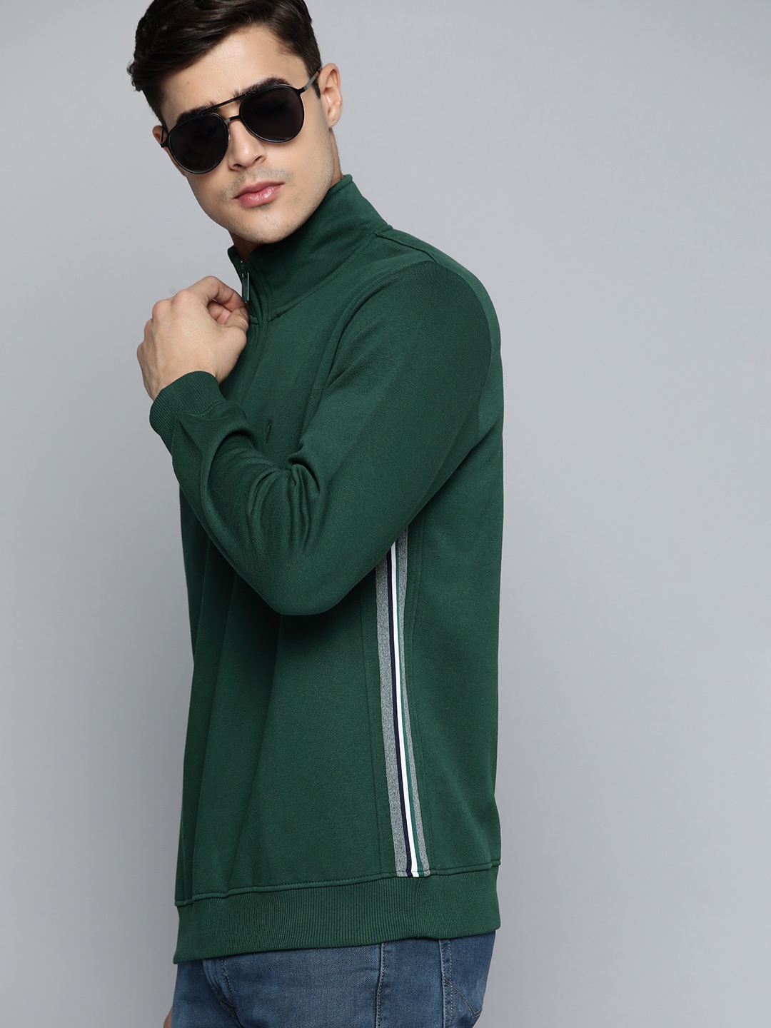 

Indian Terrain Men Green Solid Sweatshirt