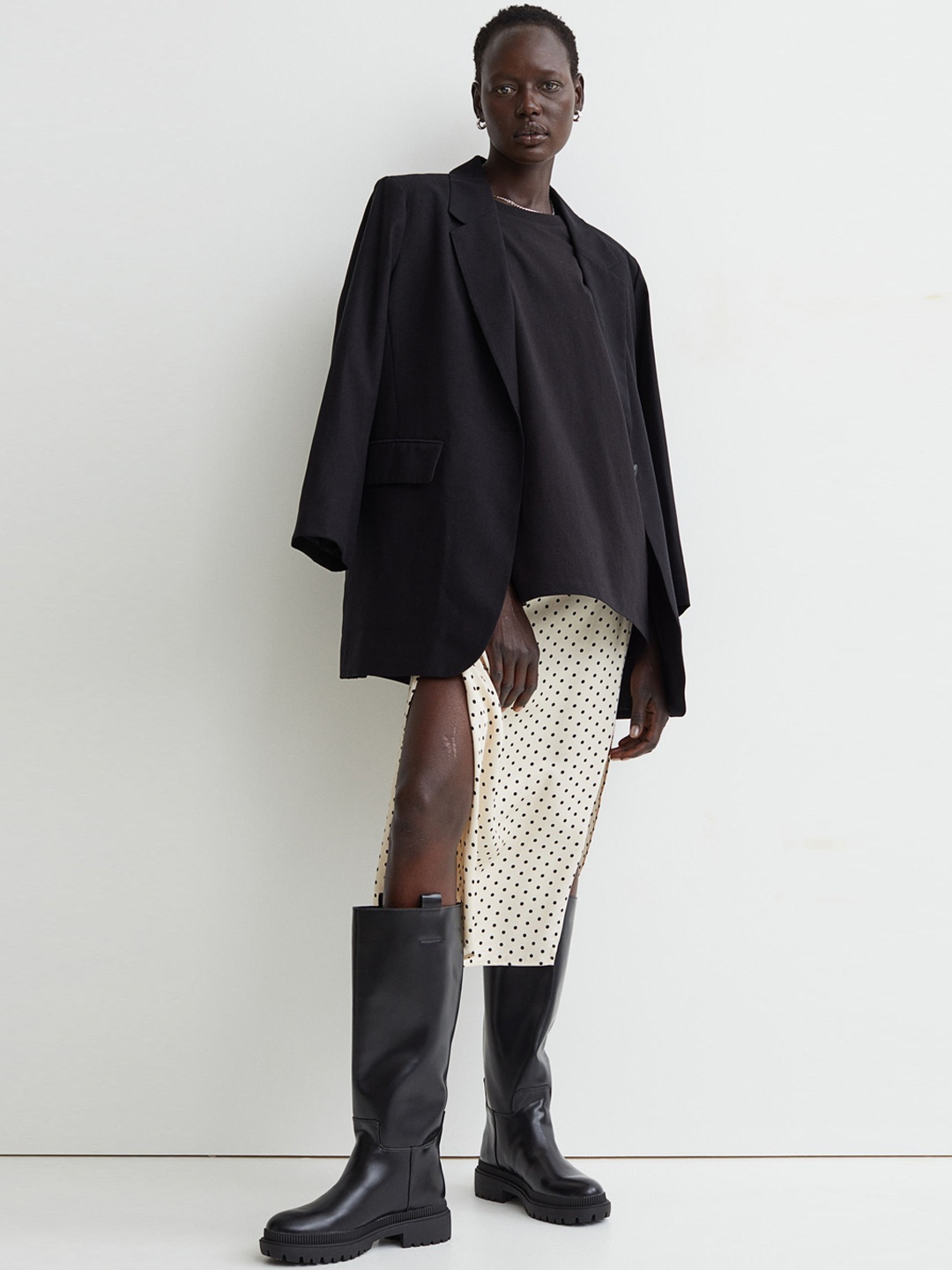 

H&M Women Beige & Black Printed Side-Slit Satin Skirt