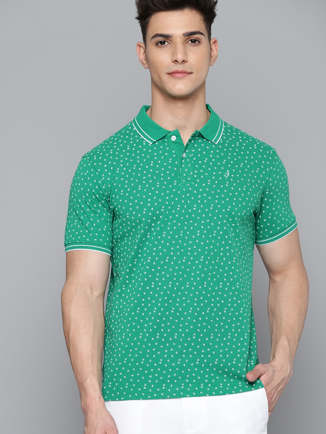 

Indian Terrain Men Green & White Floral Printed Polo Collar T-shirt