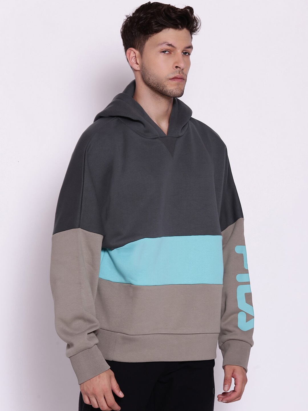 

FILA Men Grey Colourblocked Sweatshirt